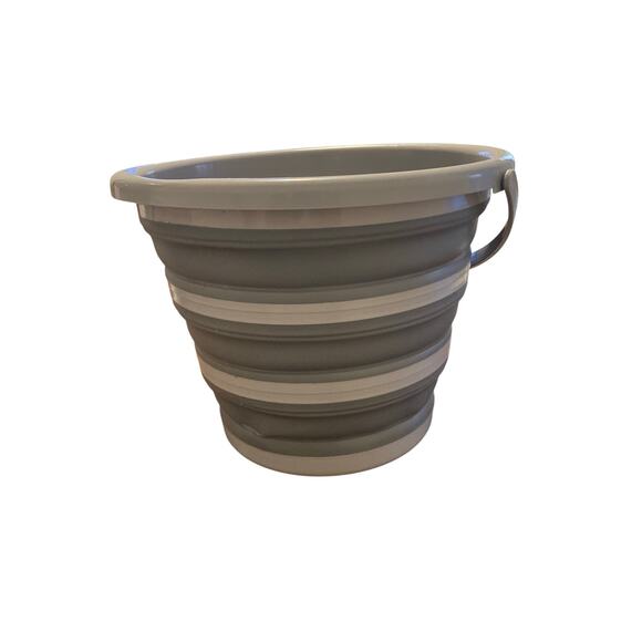 Brookstone MultiPurpose Collapsible Bucket 10L/2.6 Gal Gray Space Saving Design! - Picture 6 of 7